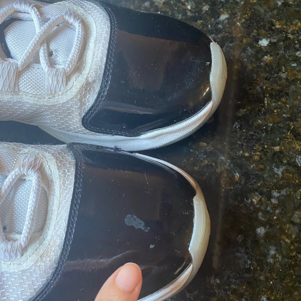Air Jordan 11 CMFT Low V2 - Picture 9 of 12